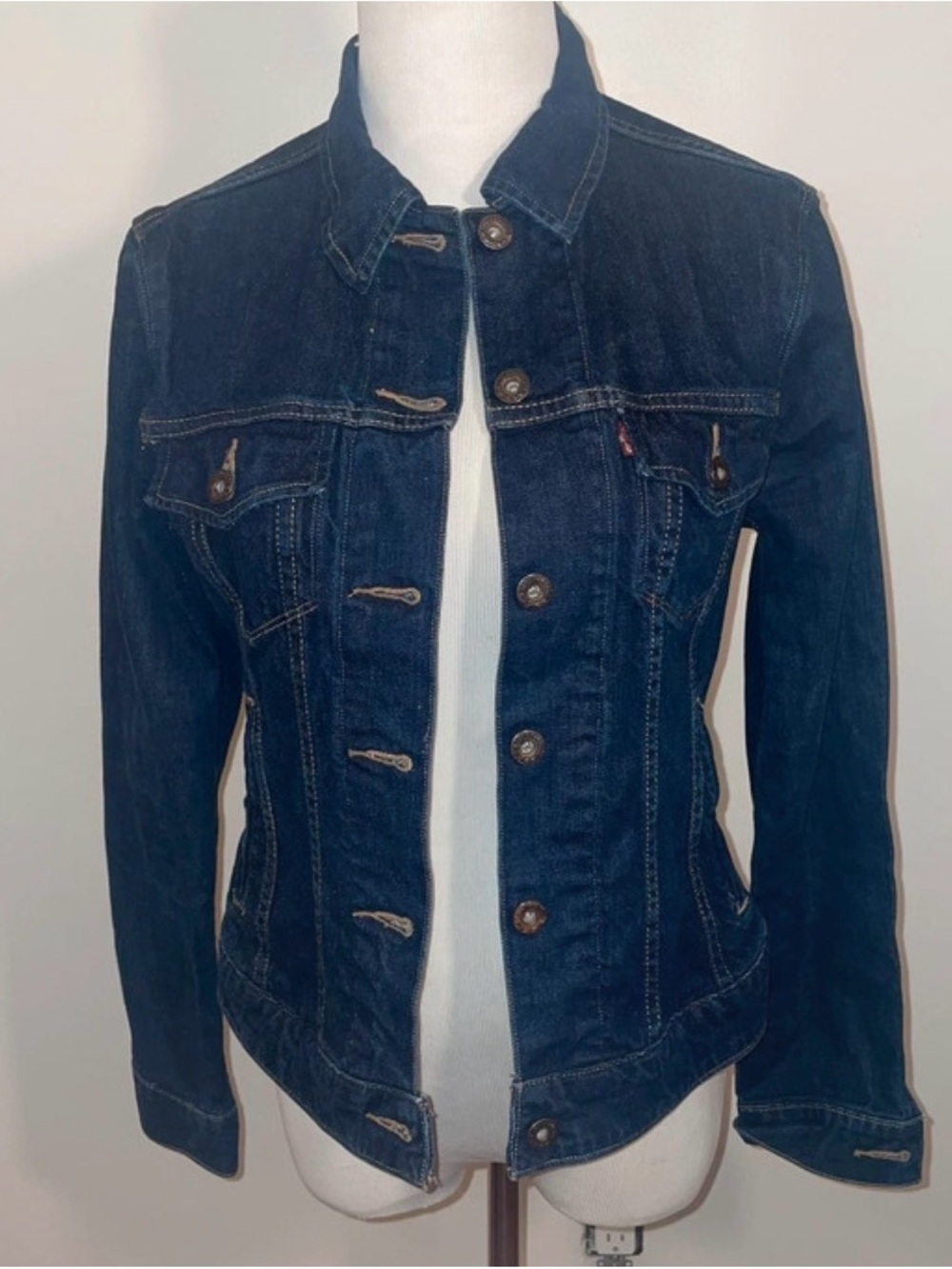 Levi’s Women’s Dark Wash Denim Trucker Jacket XS Classic Jean Jacket
